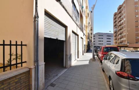 Local comercial en calle Cardenal H Oria