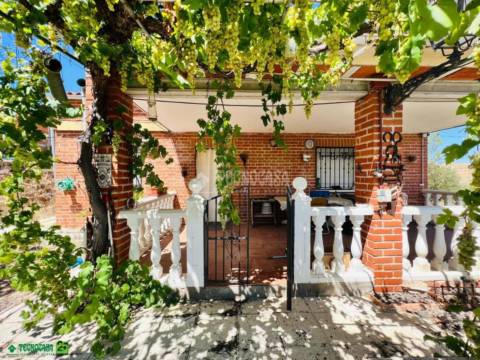 Casa unifamiliar en calle Cdad. de Toledo