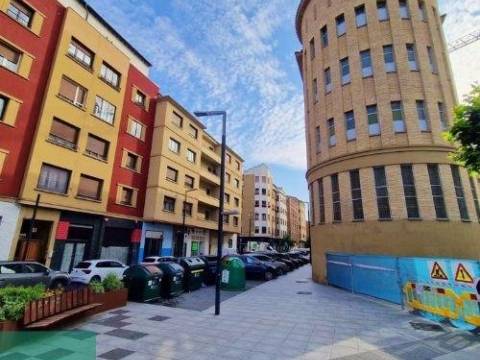 Local comercial en calle de Tafalla, 38