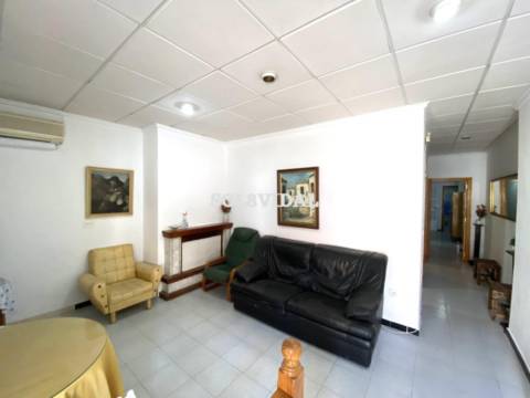 Piso en calle de la Constitución