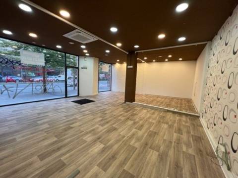 Local comercial en calle de Bernardino Tirapu