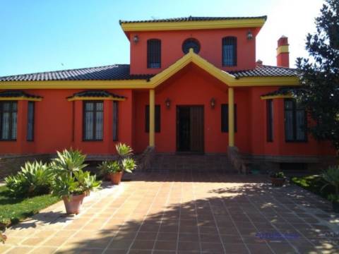 Chalet en Mairena del Alcor