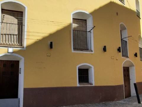 Casa pareada en calle Plaza de Las Tres Culturas
