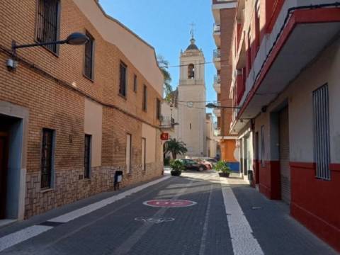 Chapa for Sale con la obra «Callejón sin salida - Equipo