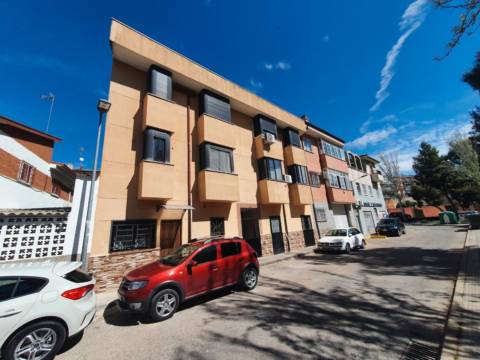 Apartamento en calle de Navacerrada, 25