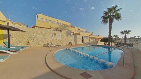 Chalet adosado en calle C/ Venezuela - Bosque de Lomas I -