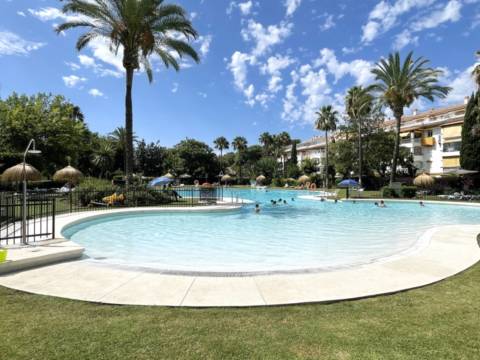 Apartamento en Nueva Andalucía-Centro