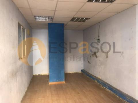 Local comercial en calle Genoveses