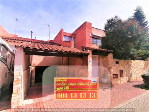 Casa pareada en calle de Murcia, 39