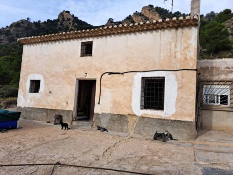 Casa rústica en calle Paraje Ambroz