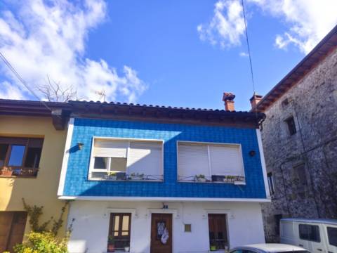 Casa pareada en calle Torre