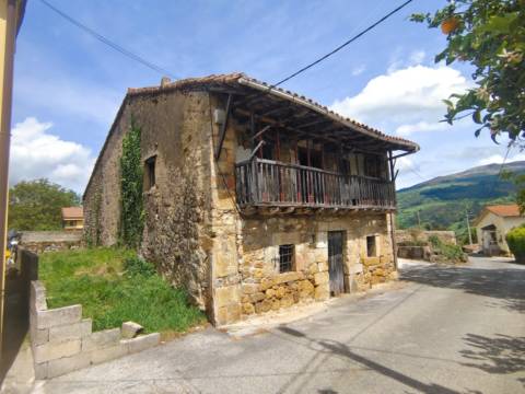 Casa adosada en Barrio de San Vicente de Toranzo