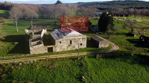 Casas e apartamentos à venda em Outeiro de Rei, Lugo, Espanha