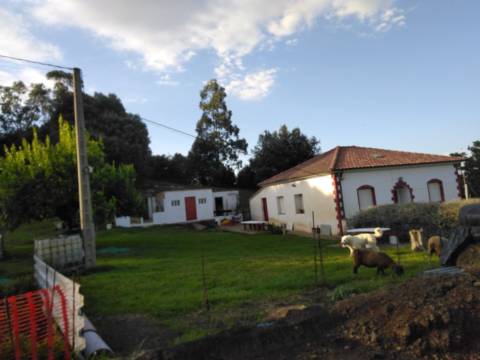 Casa unifamiliar en calle La Venta.  Camargo